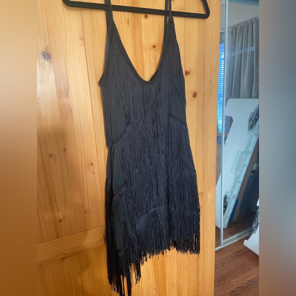 Sold by: yuchang-e; Shipped from: Amazon; Size: Small; Color: Black